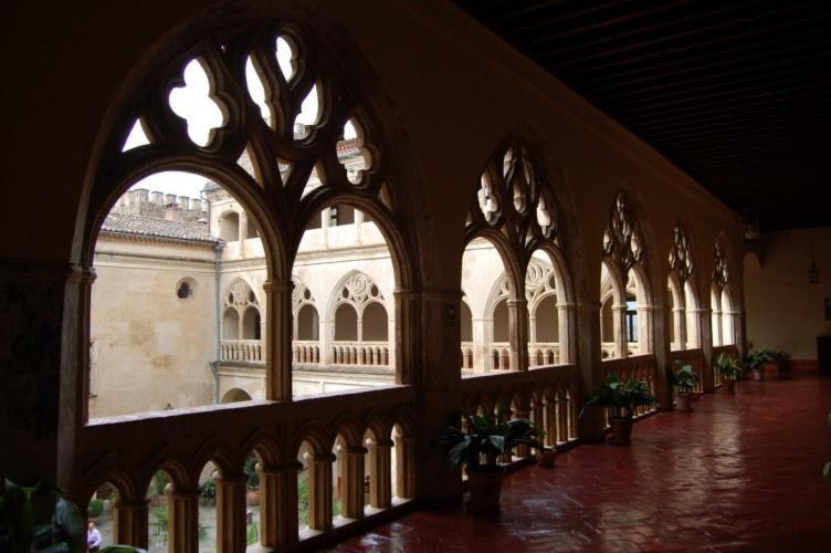 Hotel Hospederia Del Real Monasterio Guadalupe  Exterior foto