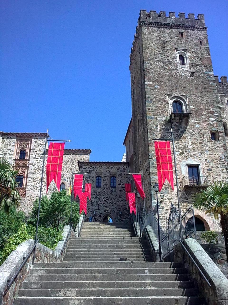 Hotel Hospederia Del Real Monasterio Guadalupe  Exterior foto