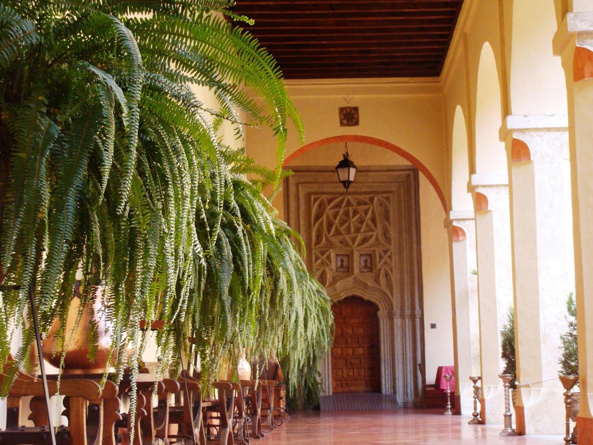 Hotel Hospederia Del Real Monasterio Guadalupe  Exterior foto