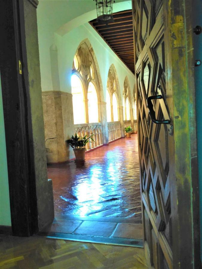 Hotel Hospederia Del Real Monasterio Guadalupe  Exterior foto